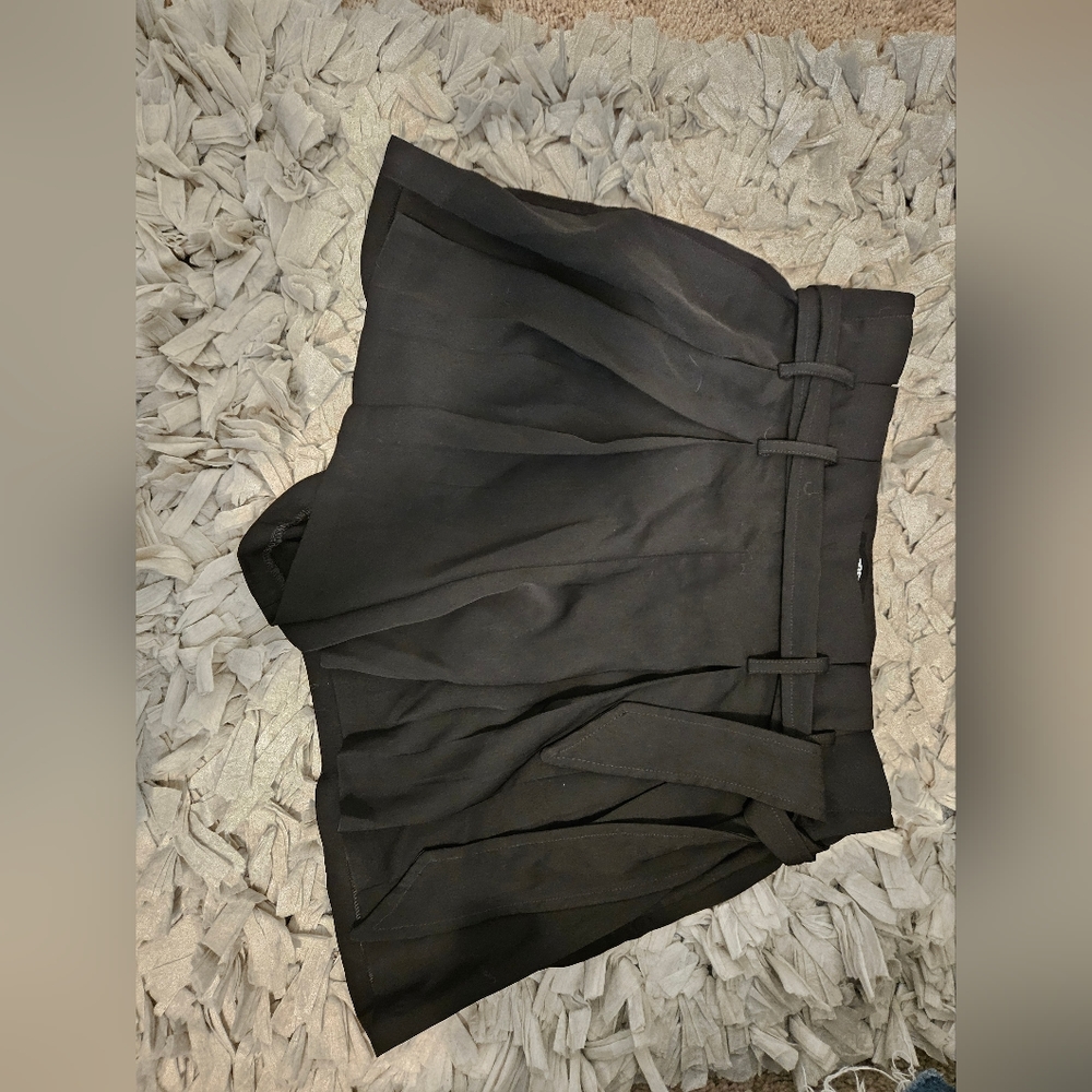Pleated shorts